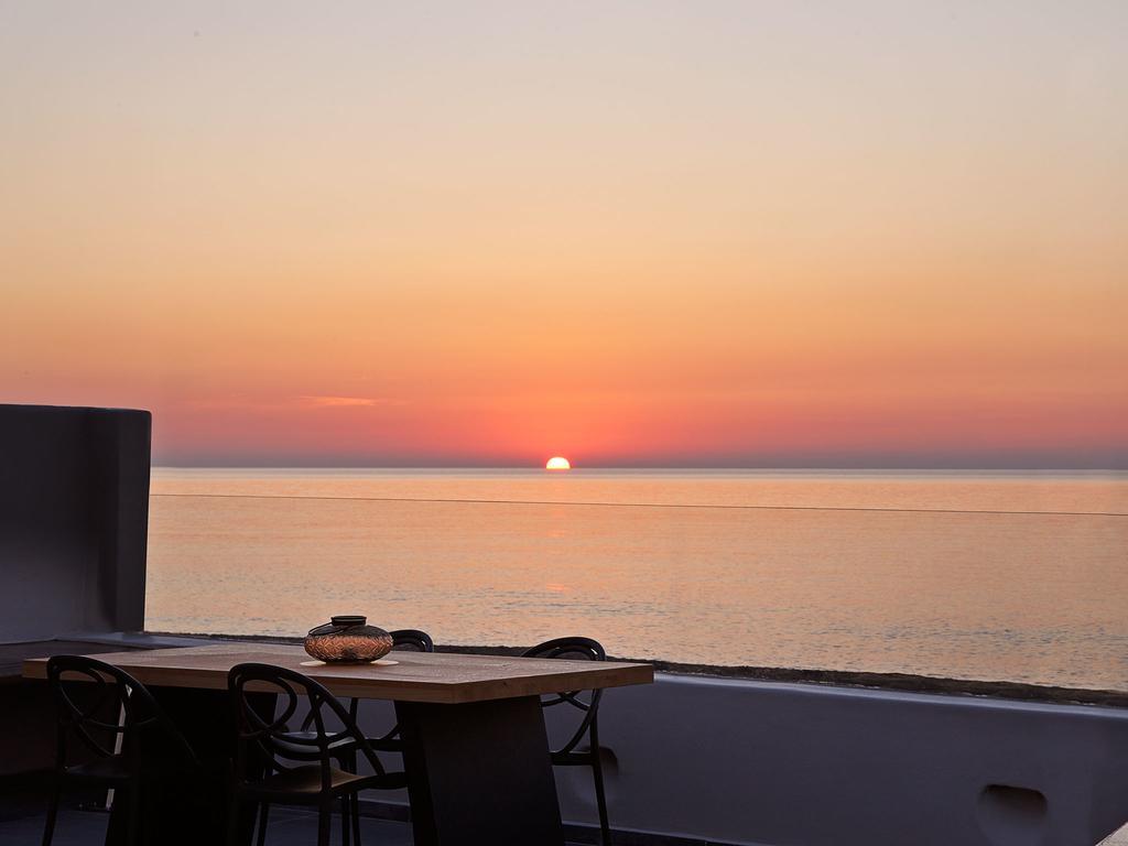 Incognito Beach Villa Santorini Kamári Esterno foto