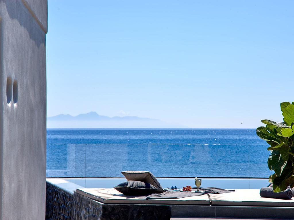 Incognito Beach Villa Santorini Kamári Esterno foto